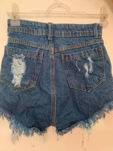 Short Jeans Rasgado Feminino