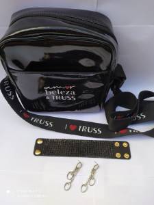 1 Bolsa Com Uma Pulseira E Um Brinco