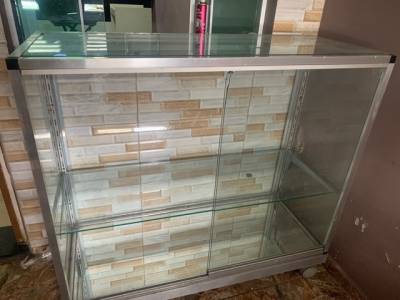 Vitrine De Vidro Com Inox