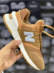 Tnis New Balance 997s Caramelo