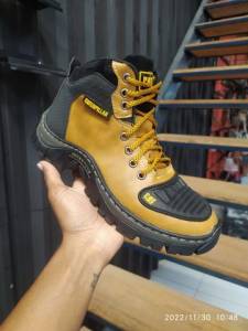 Bota Carterpillar Mostarda
