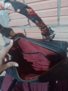 Vende Uma Bolsa Ba Preta Grande