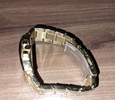 Relgio Guess Analgico Dourado Feminino