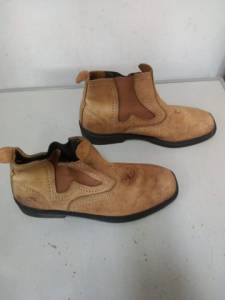 Bota Nova Tamanho 38 (retirada Boa Vista/sete Lagoas) Zap *