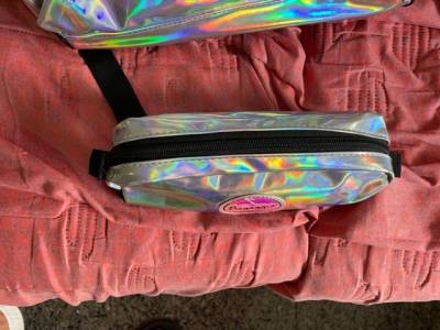 .vendo:    Mochila Hologrfica Com Estojo Da Bagaggio -  Semi Novos!!
