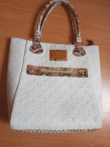 Bolsas E Uma Rasteirinha