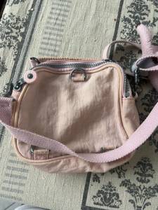 Bolsa Kippling Original (no Est Manchada Apenas No Lavada)