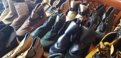 Lote Lojista De Calados E Botas De Montanhismo E Aventura