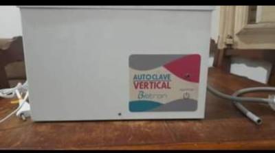 Autoclave 5 Litros Vertical.
