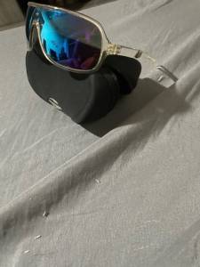Vendo culos Mormaii Original Com Pequeno Arranho Na Lente