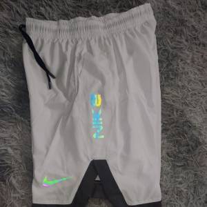 Bermuda Elastano Nike