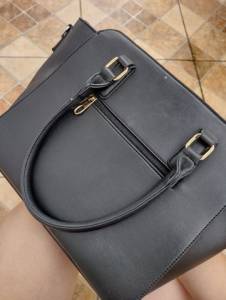 Bolsa De Couro Shuz Em Excelente Estado