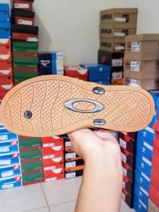 Chinelo Oakley Killer, Preto Caramelo