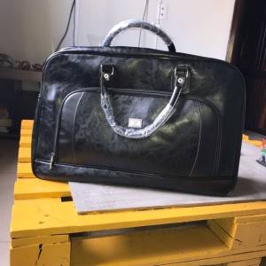 Bolsa/mala Giorgio Armani.
