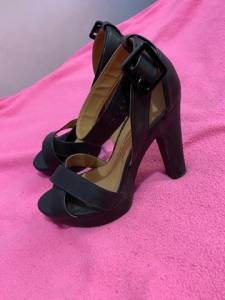 Saldo De Sapatos Todos: *numero 38* 50 - 70 Reais
