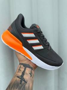 Tnis Adidas Lanamento