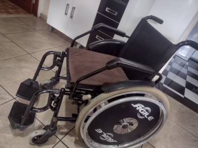 Vendo ,cadeira , Alumnio, Fecha Em X, 44 Cm Largura