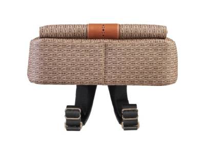 Mochila Victor Hugo.
