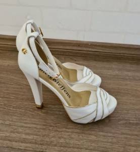 Sandlia Carmen Steffens Branca