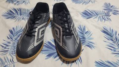 Chuteira Umbro 40