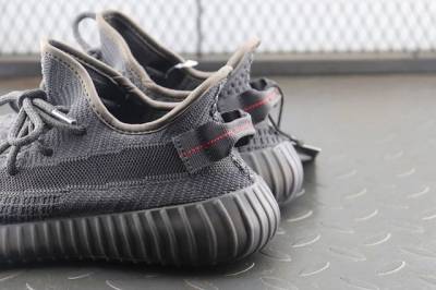Tnis Adidas Yeezy 350 V2 Black Reflective
