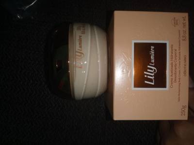 Creme Lily