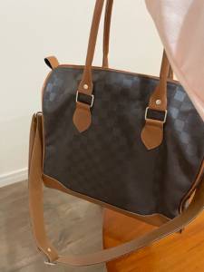 Bolsa Mdica Em Vinil Dama Marrom Corina Fabri