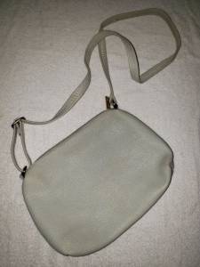 Vendo Bolsa Feminina Pequena