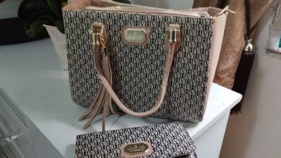 Bolsa, Carteira E Chapu