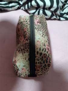 Ncessaire De Oncinha E Flor.