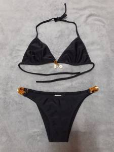 Biquni Preto Liso Com Detalhes Em Conchas