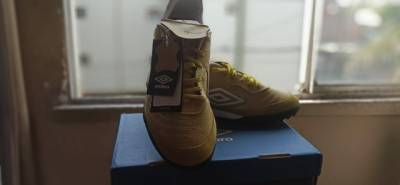 Chuteira Society Umbro Speciali  150,00