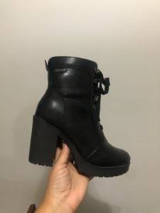 Bota Cano Curto Preta
