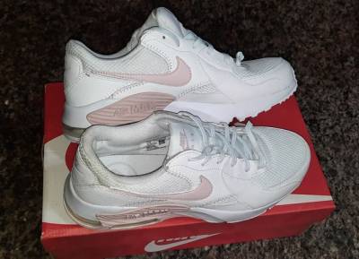 Tnis Nike Feminino