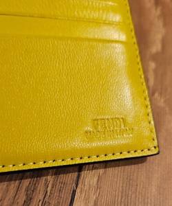 Carteira Fendi Couro