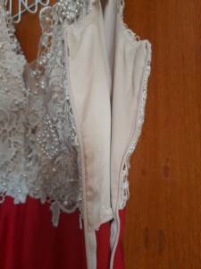 Vestido  Longo De Festa Em Cetim  E Renda Bordada