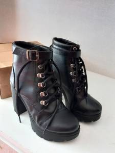 Bota Feminina