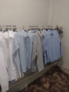 Blusa Social 15,00 Masculina Novo.  Terno Usados 30,00 Etc..... .