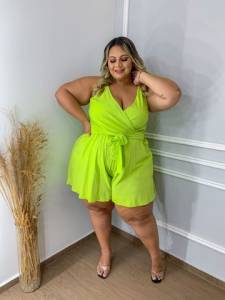 Macaquinho Plus Size