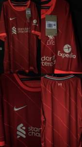 Vendo 2 Camisas De Time ( Ambas Originais E Com Notas Fiscais )