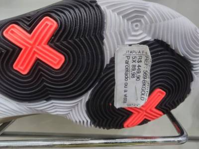 Tnis Under Armour ( N* 42 , Importado )