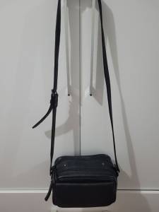 Bolsa Preta Couro Transversal