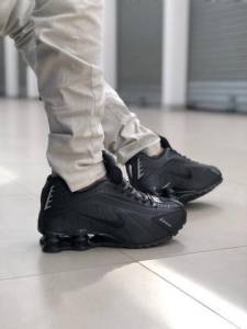 Tnis Nike Shox R4