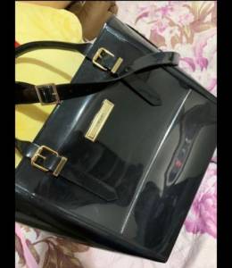 Bolsa Semi Nova Petit Jolie