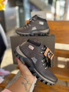 Bota Cat Pino