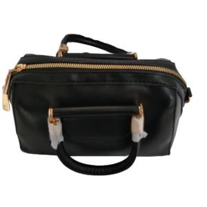 Bolsa Preta Feminina Ala Transversal Couro Poliuretano.