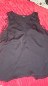 Camiseta Em Tecido Fino E Renda