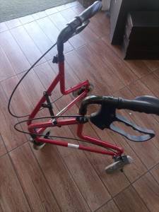 Andador Idosos Dobrvel, Com Freios.
