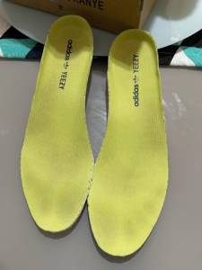 Yeezy Semi Frozen 43