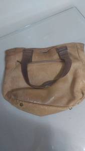 Bolsa Grande Em Couro Com V�rias Divis�es